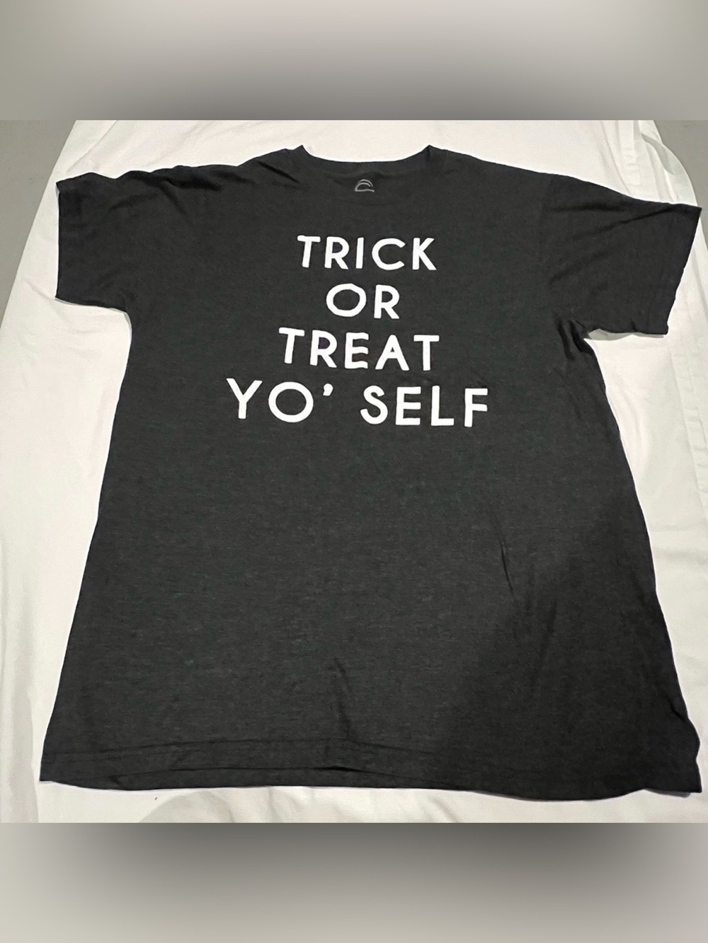 Social Culture Halloween “Trick Or Treat Yo' Self” Mens Sz: MEDIUM T-Shirt